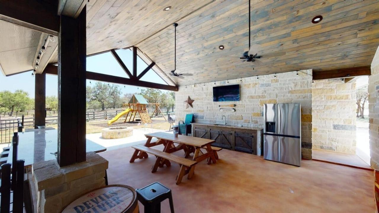 Heartstone Lodge Concan Εξωτερικό φωτογραφία