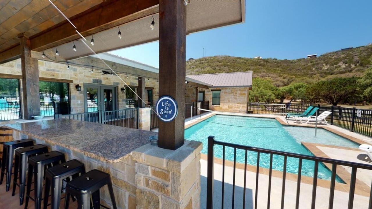 Heartstone Lodge Concan Εξωτερικό φωτογραφία