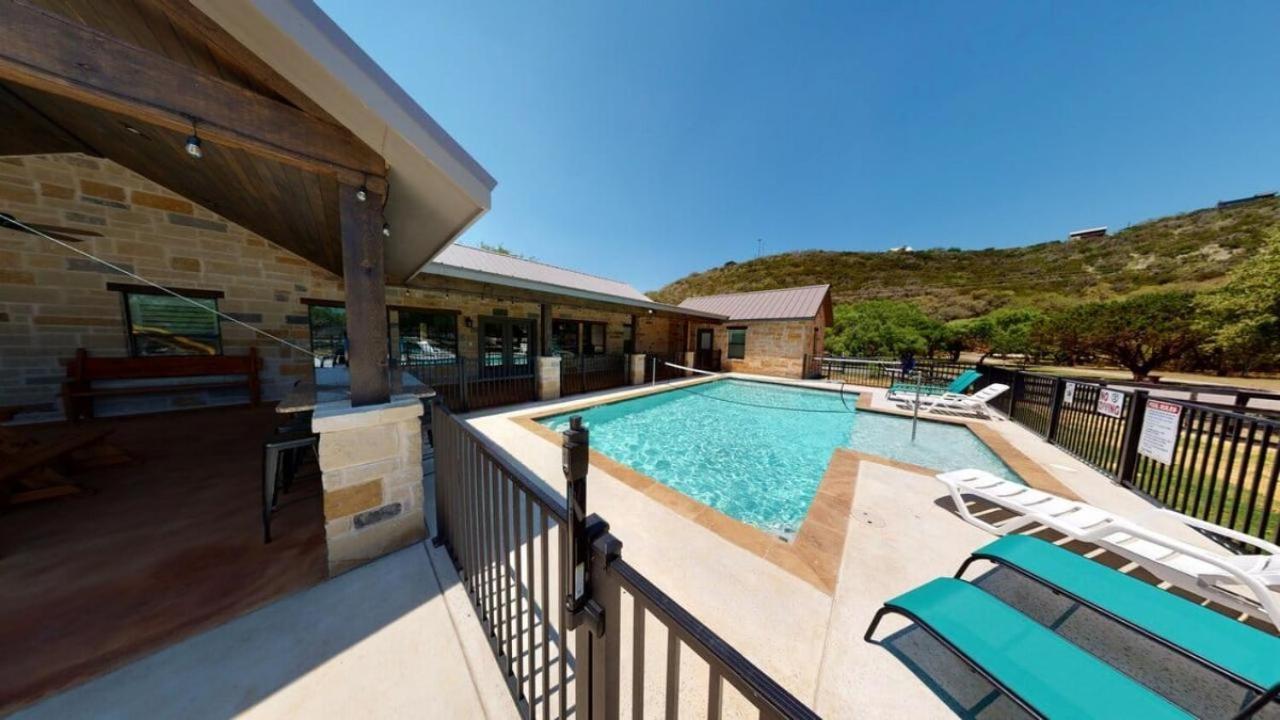 Heartstone Lodge Concan Εξωτερικό φωτογραφία