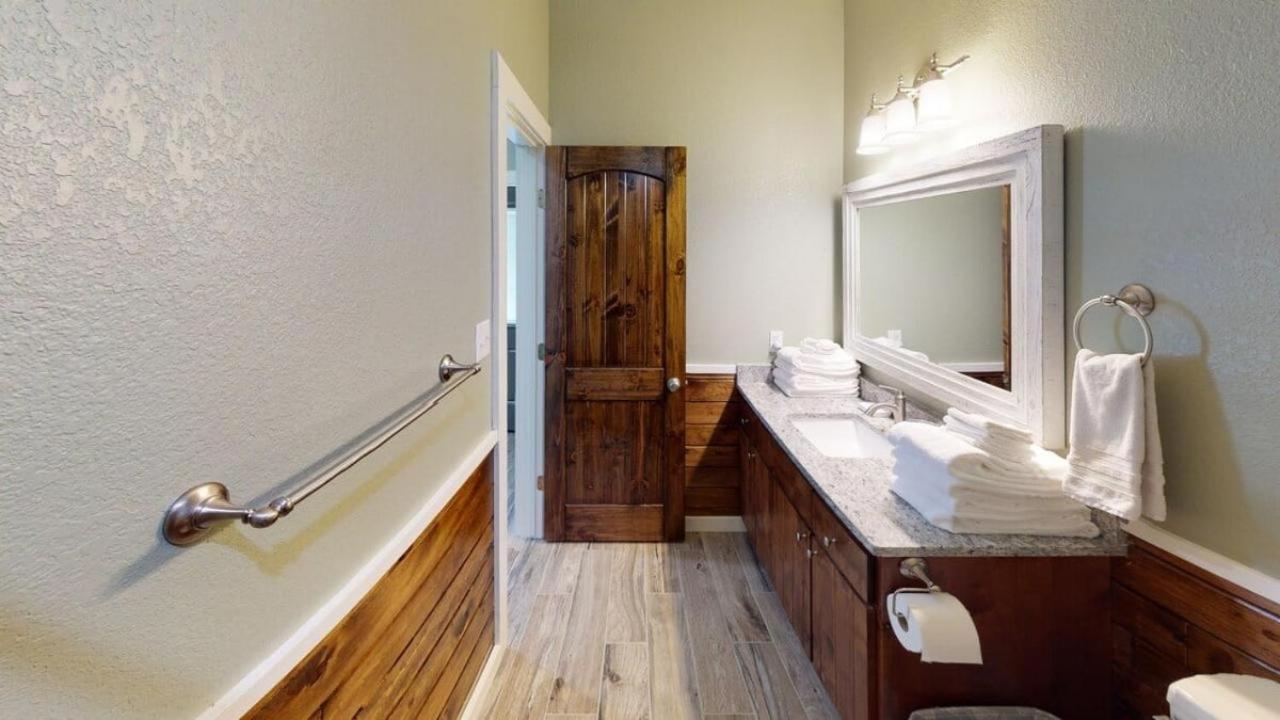 Heartstone Lodge Concan Εξωτερικό φωτογραφία
