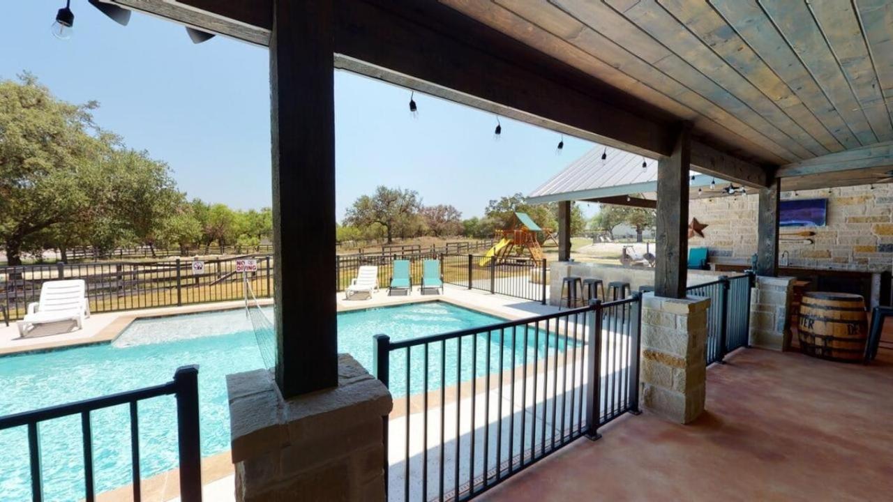 Heartstone Lodge Concan Εξωτερικό φωτογραφία