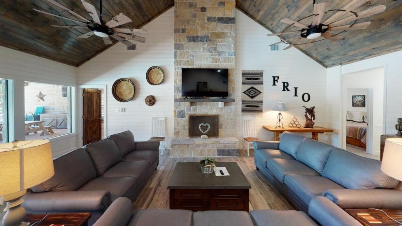 Heartstone Lodge Concan Εξωτερικό φωτογραφία