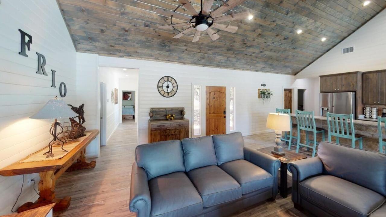 Heartstone Lodge Concan Εξωτερικό φωτογραφία