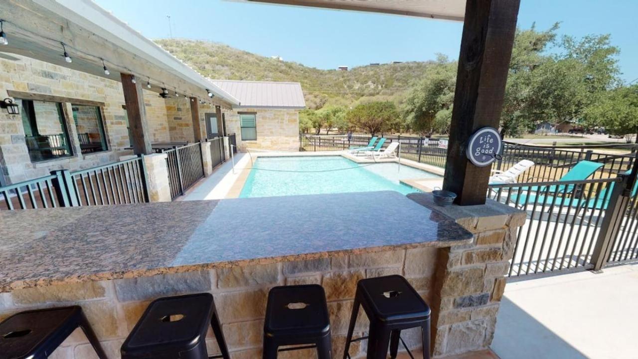 Heartstone Lodge Concan Εξωτερικό φωτογραφία